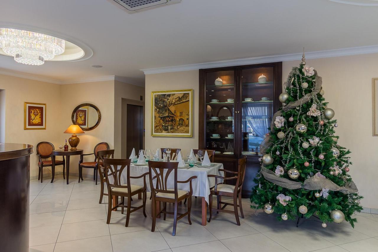 Hotel Maroon Zagreb Bagian luar foto