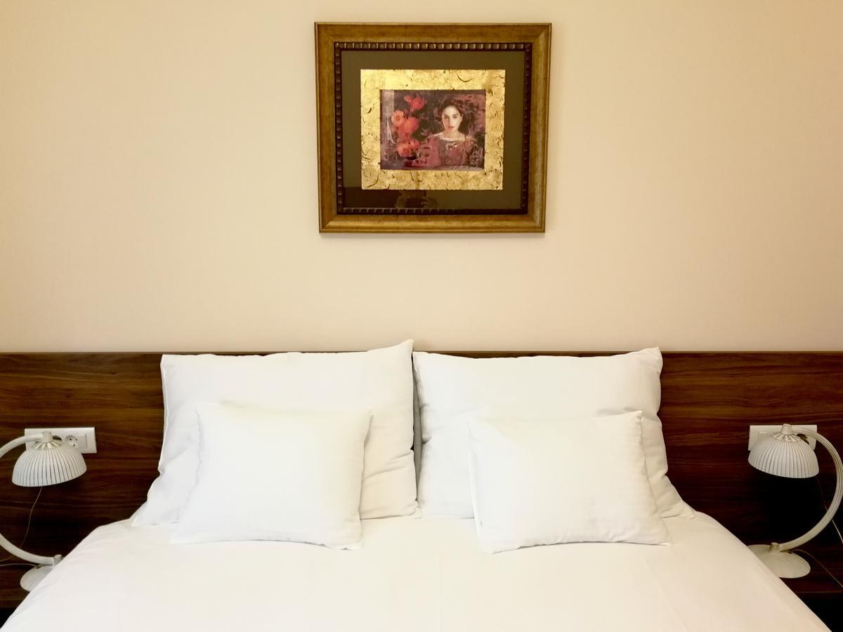 Hotel Maroon Zagreb Bagian luar foto