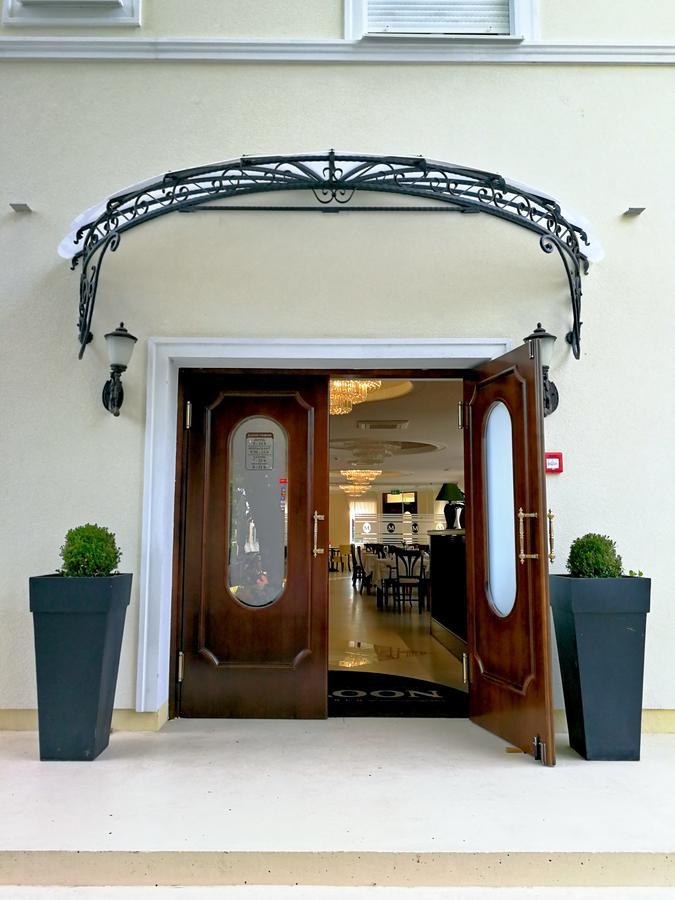 Hotel Maroon Zagreb Bagian luar foto