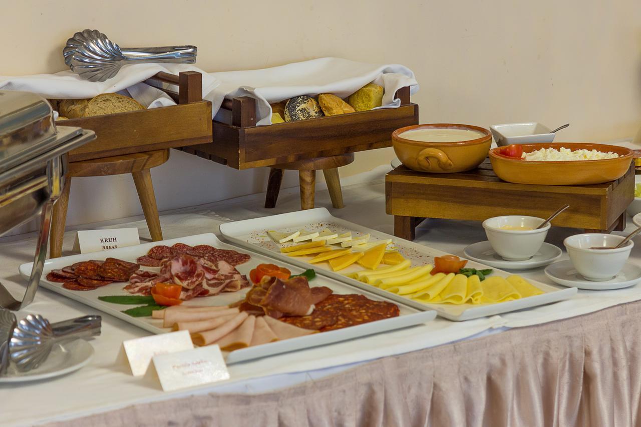 Hotel Maroon Zagreb Bagian luar foto