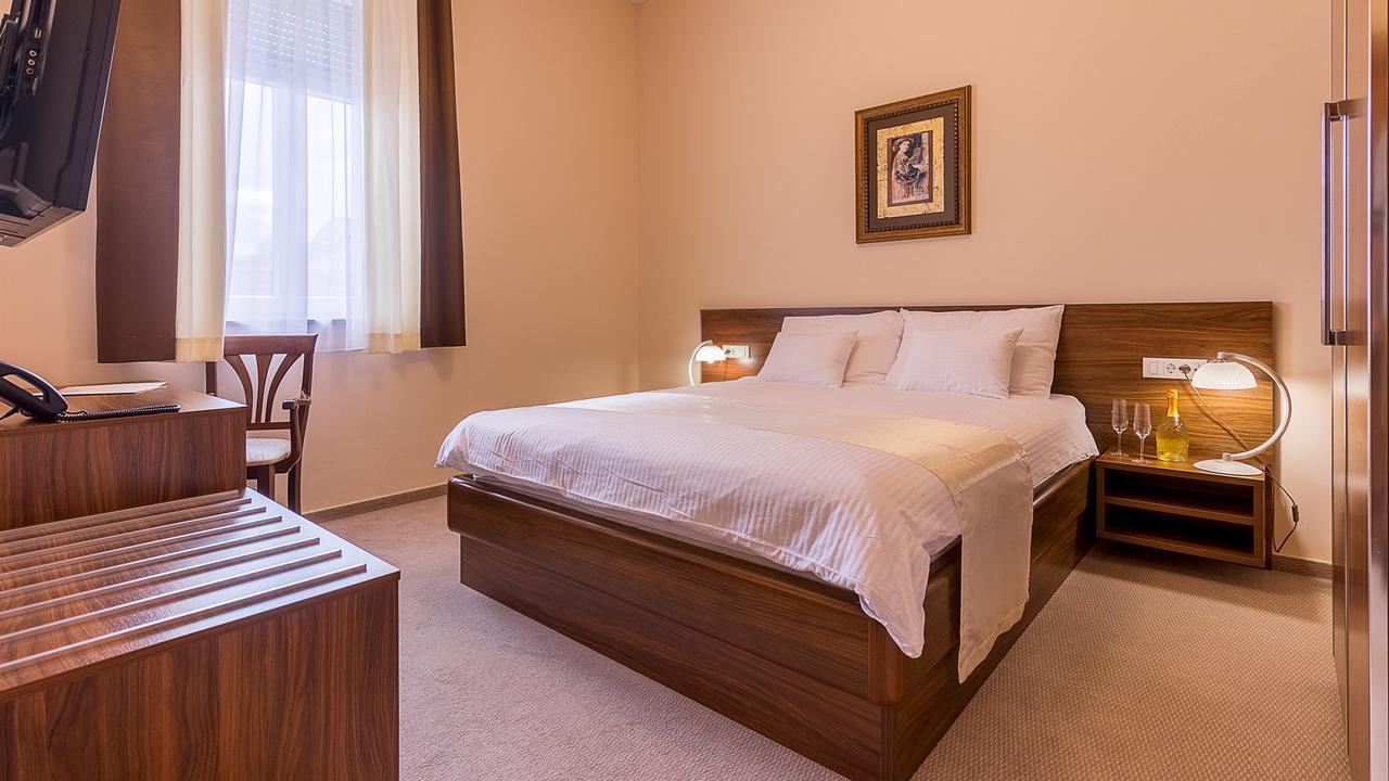 Hotel Maroon Zagreb Bagian luar foto