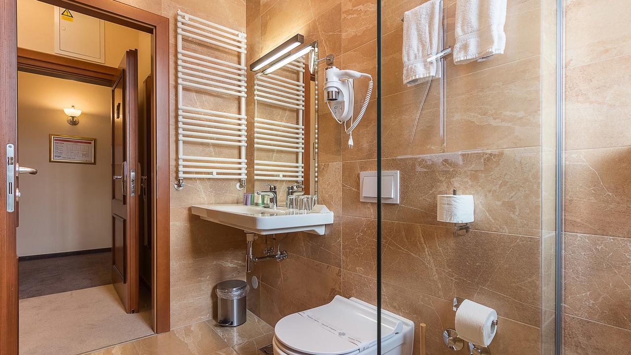 Hotel Maroon Zagreb Bagian luar foto