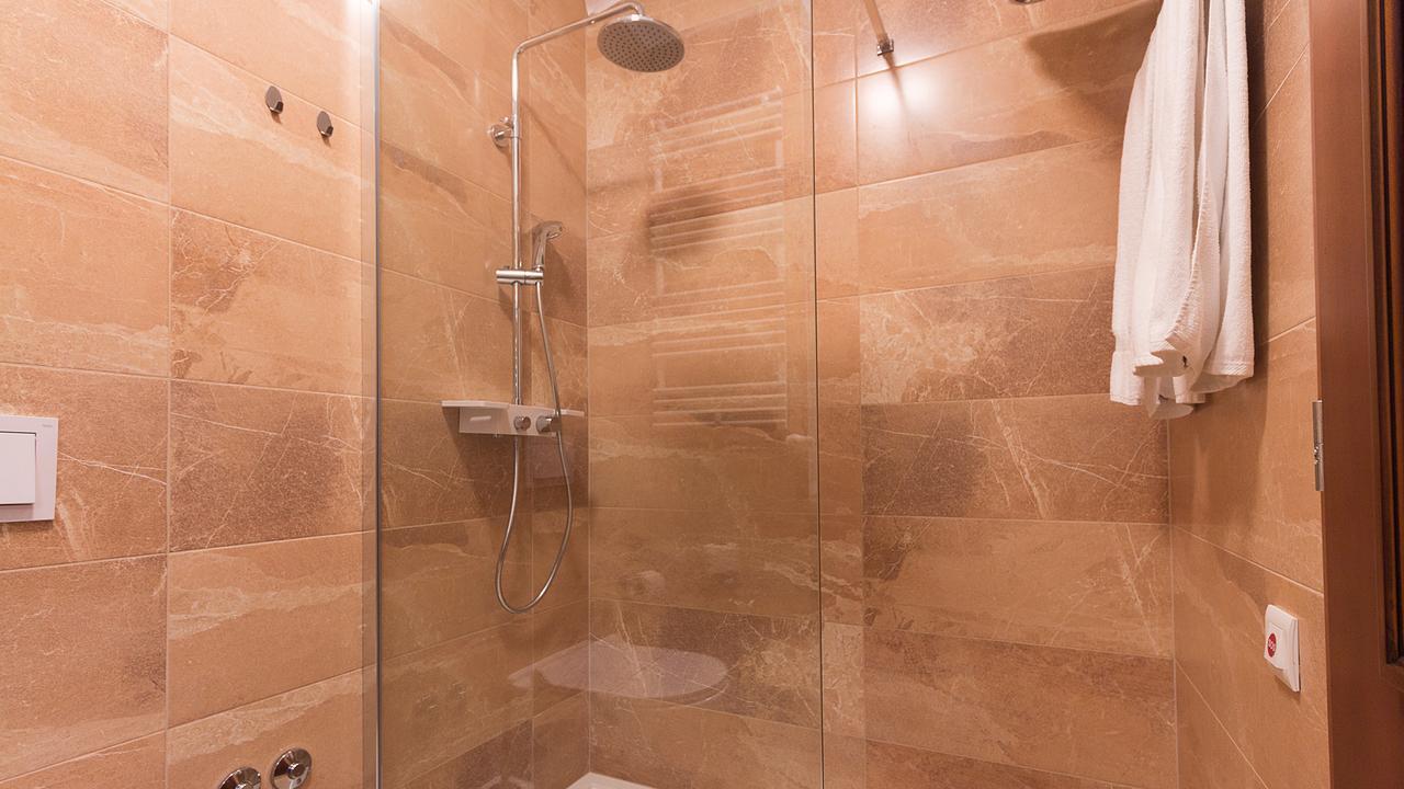 Hotel Maroon Zagreb Bagian luar foto
