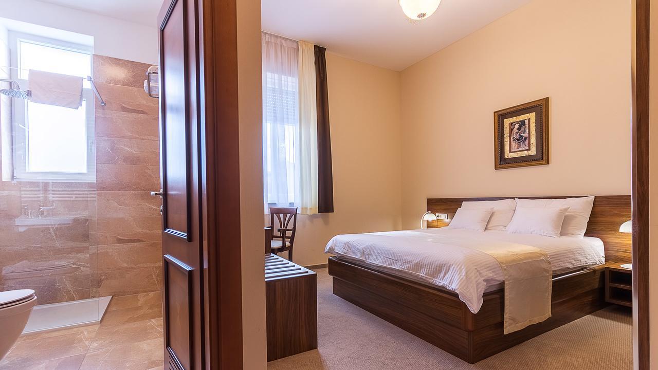 Hotel Maroon Zagreb Bagian luar foto