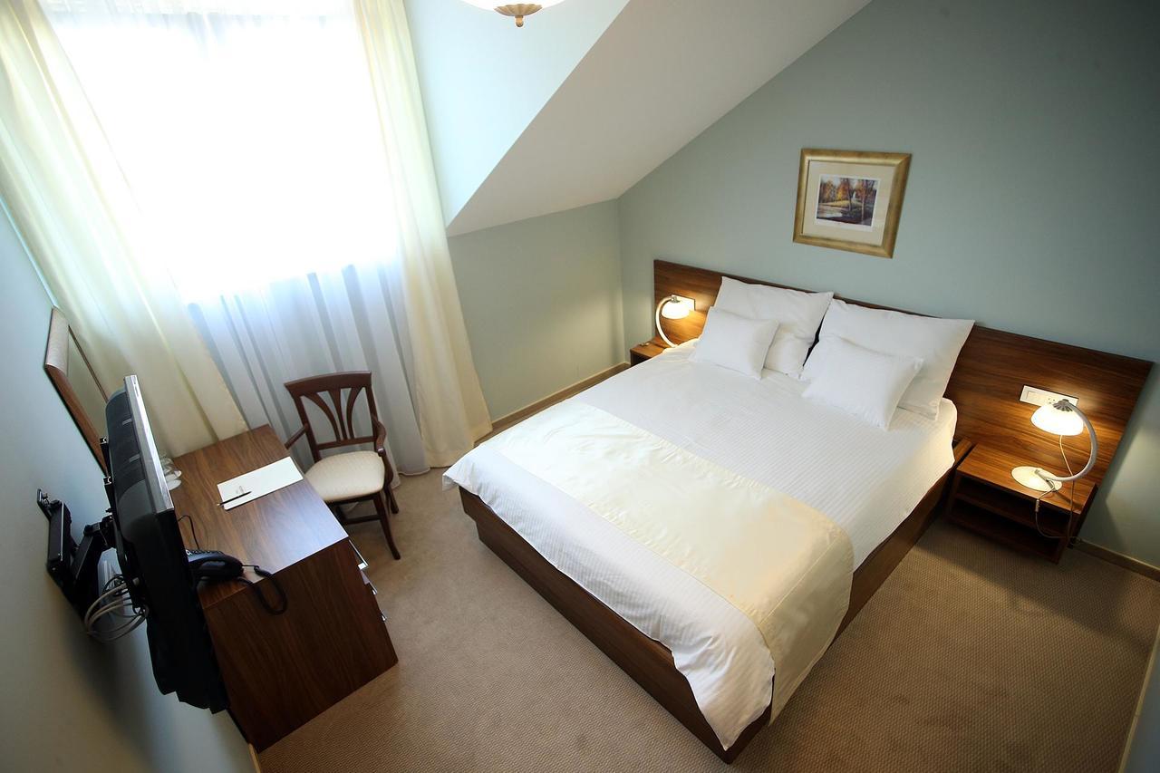 Hotel Maroon Zagreb Bagian luar foto