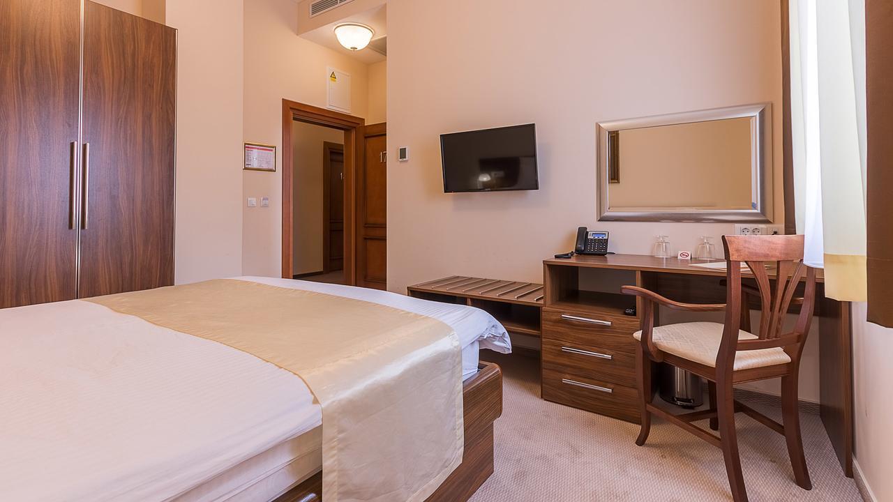 Hotel Maroon Zagreb Bagian luar foto