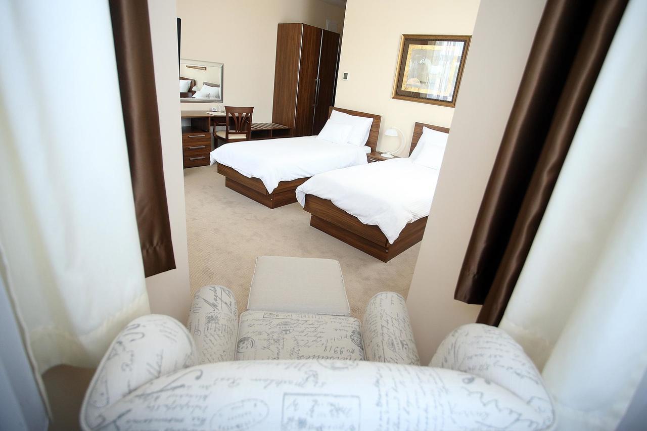 Hotel Maroon Zagreb Bagian luar foto
